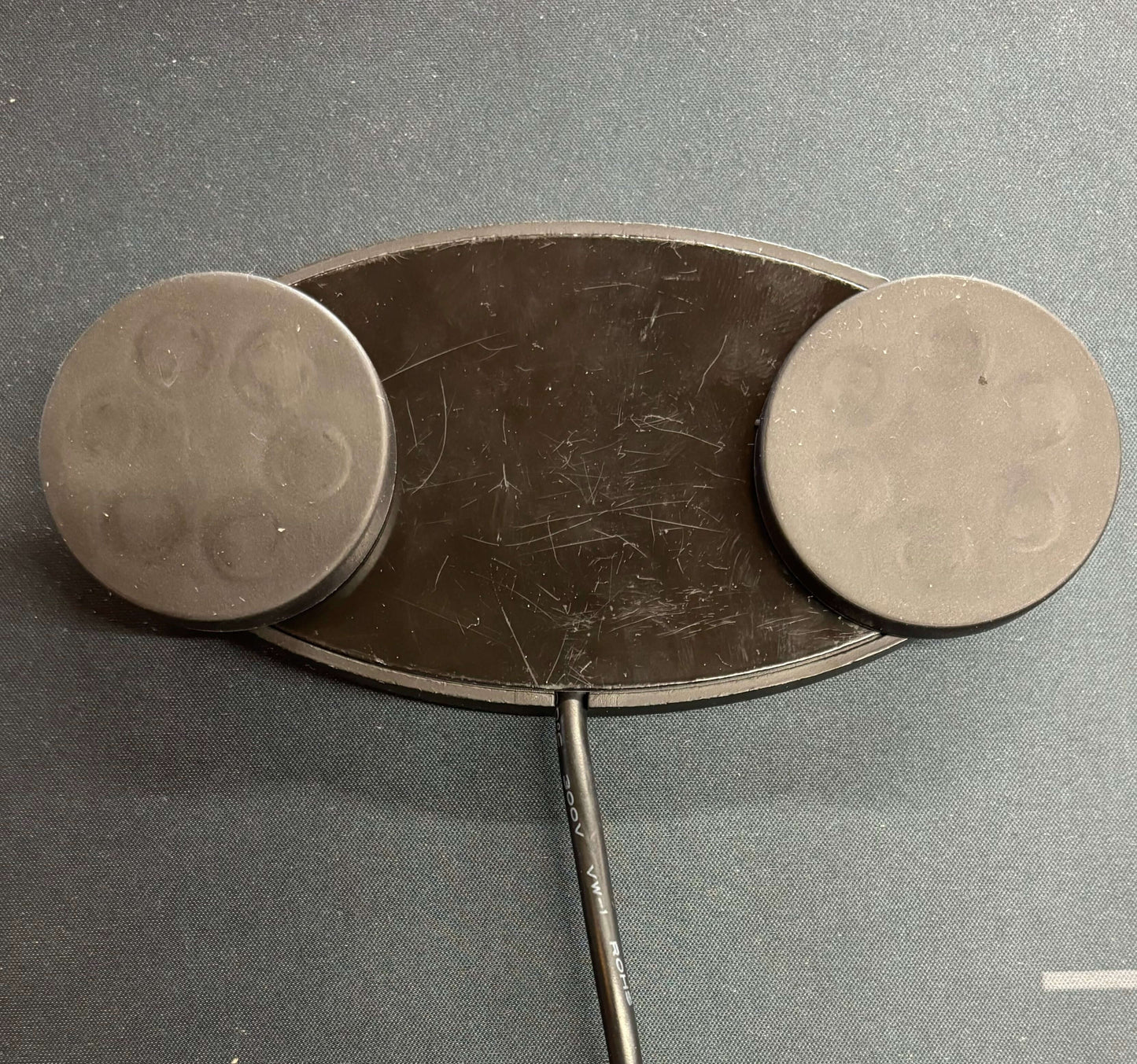 LED with magnetic mounts